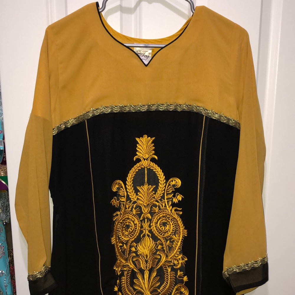 Pakistani Full Suit Embroidered